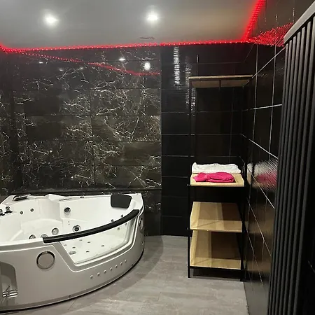 Le Petit Nid Douillet Spa Balneo Penzion Angers