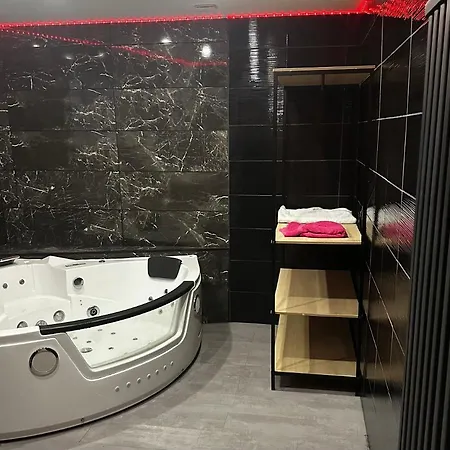 Penzion Le Petit Nid Douillet Spa Balneo Angers