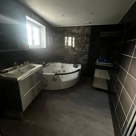 Penzion Le Petit Nid Douillet Spa Balneo 3*